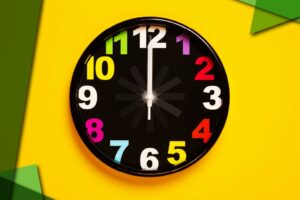 Zdjęcie do artykułu na blogu Pro-Tax. Na zdjęciu zegar